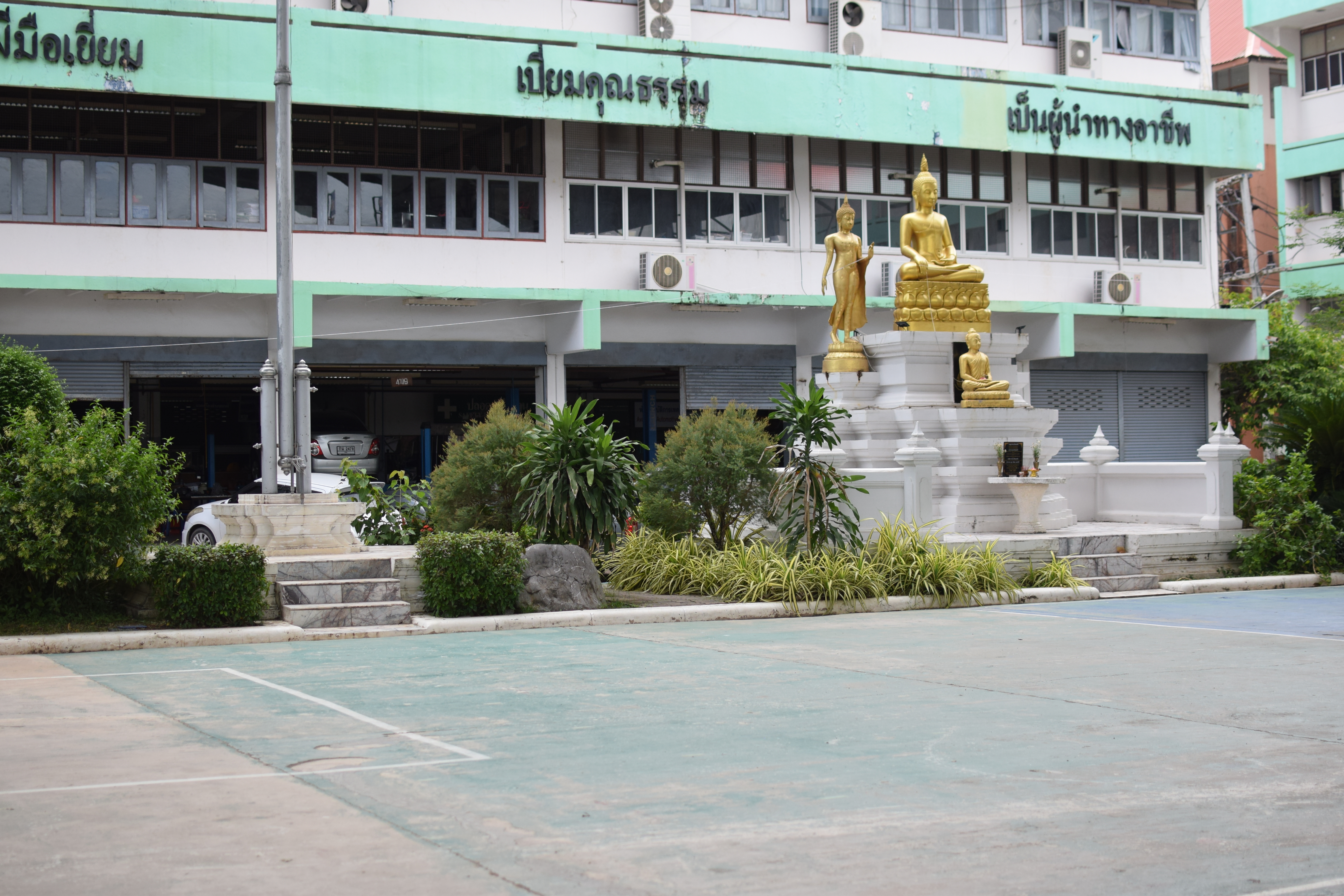 โดมหน้าเสาธง